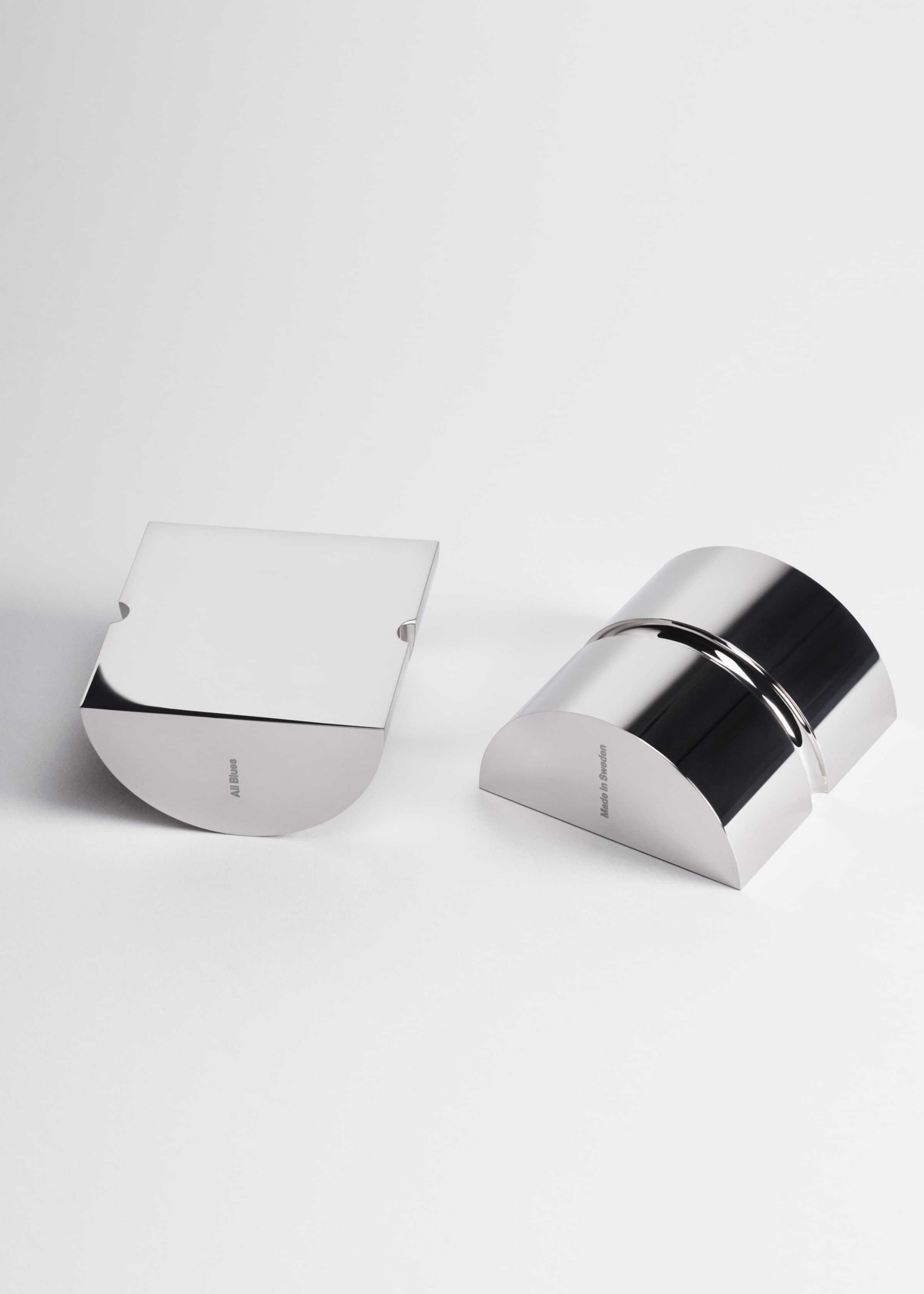 Bookend 01