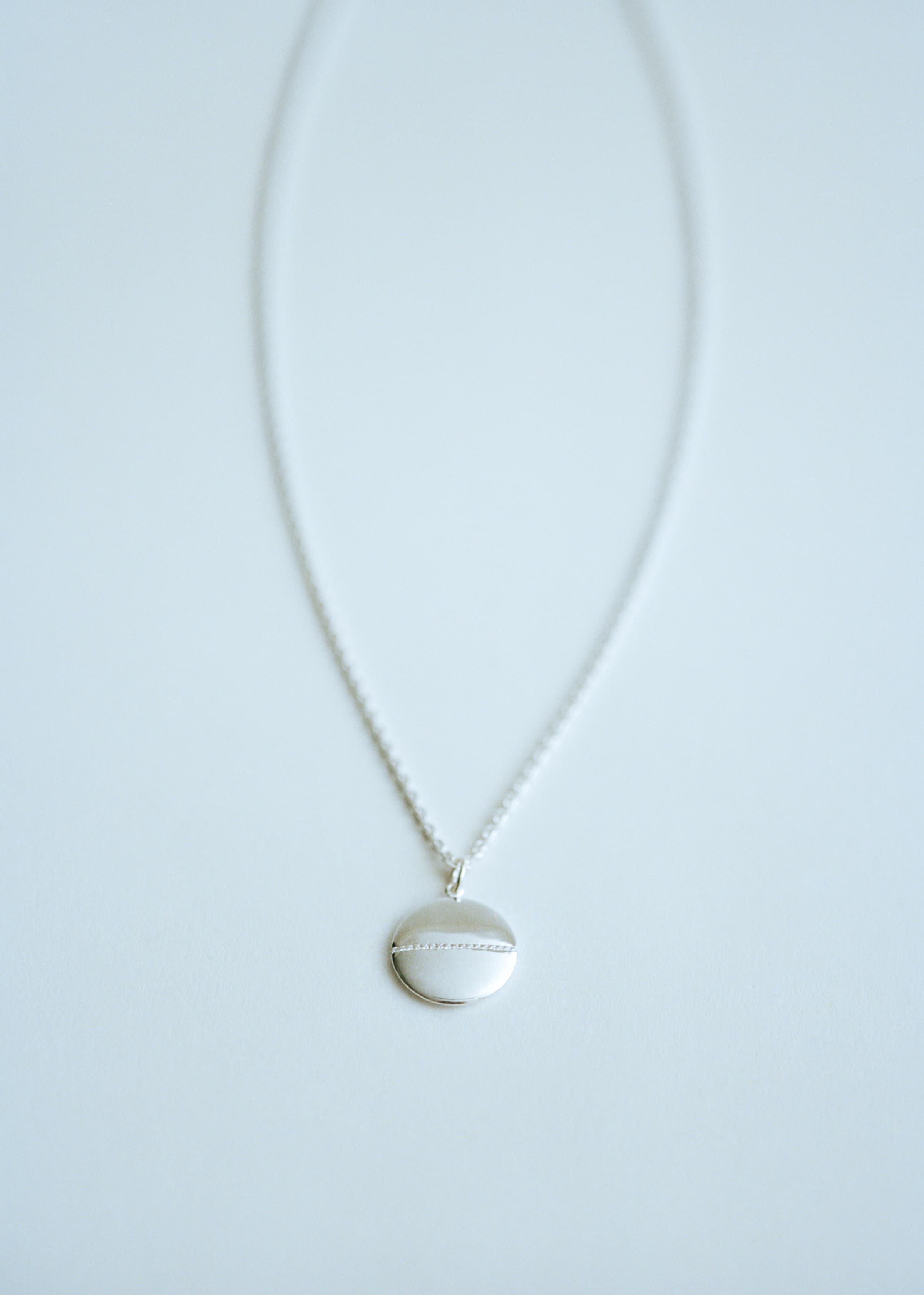 Line necklace