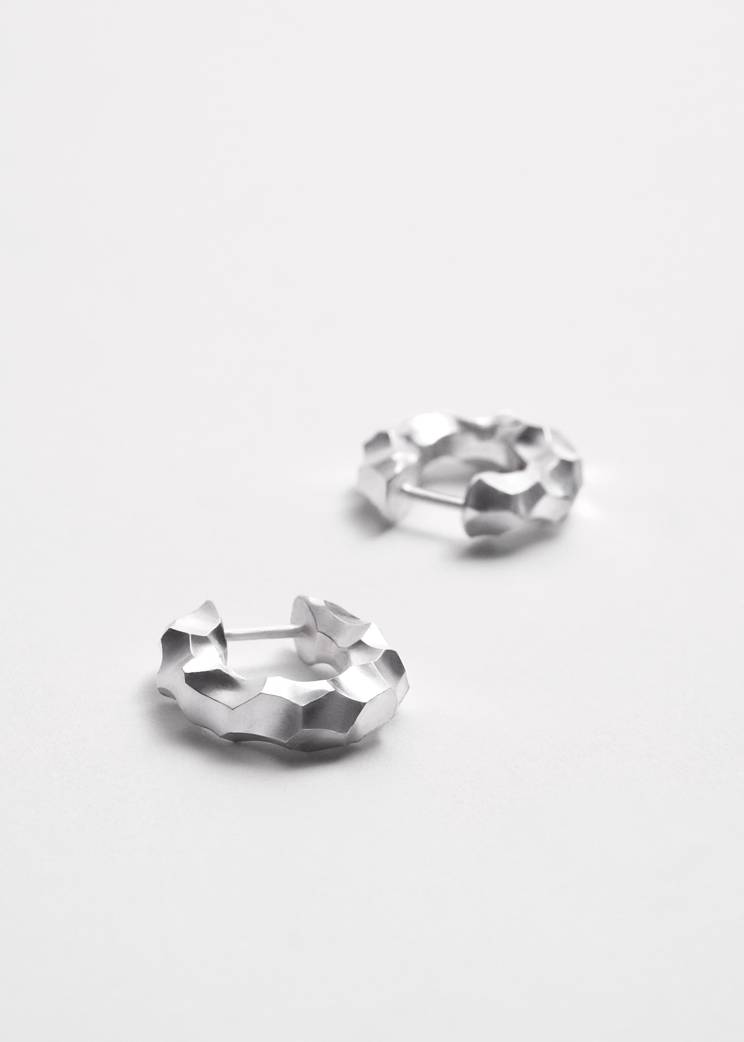 Round earrings medium