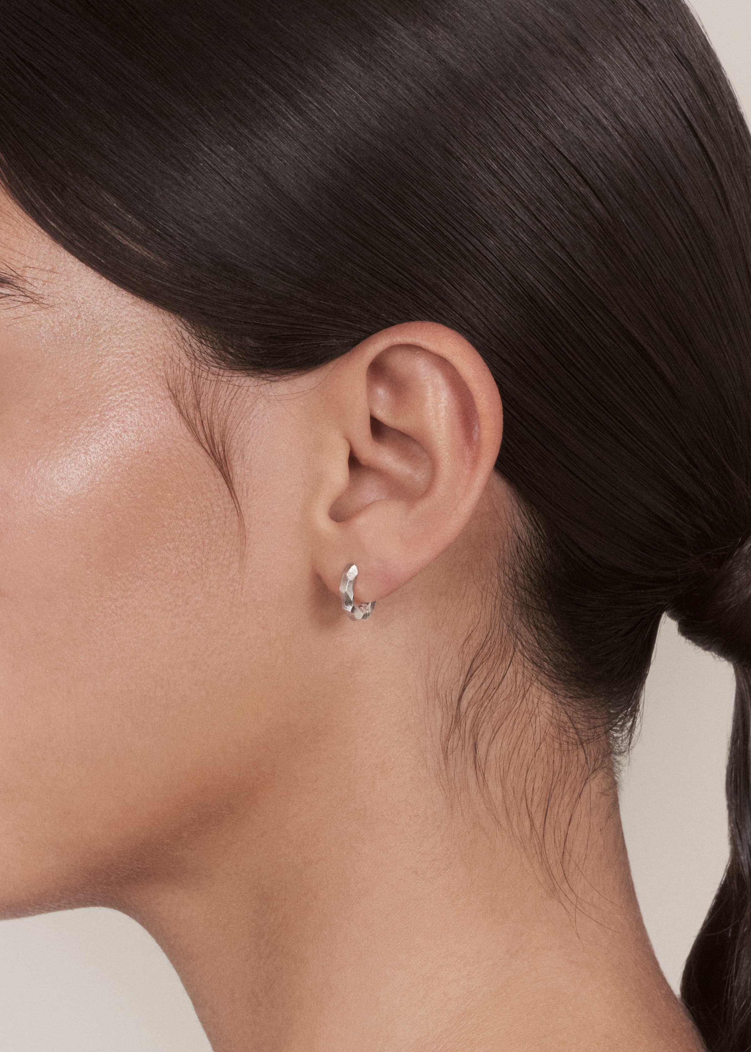 Round earrings extra small