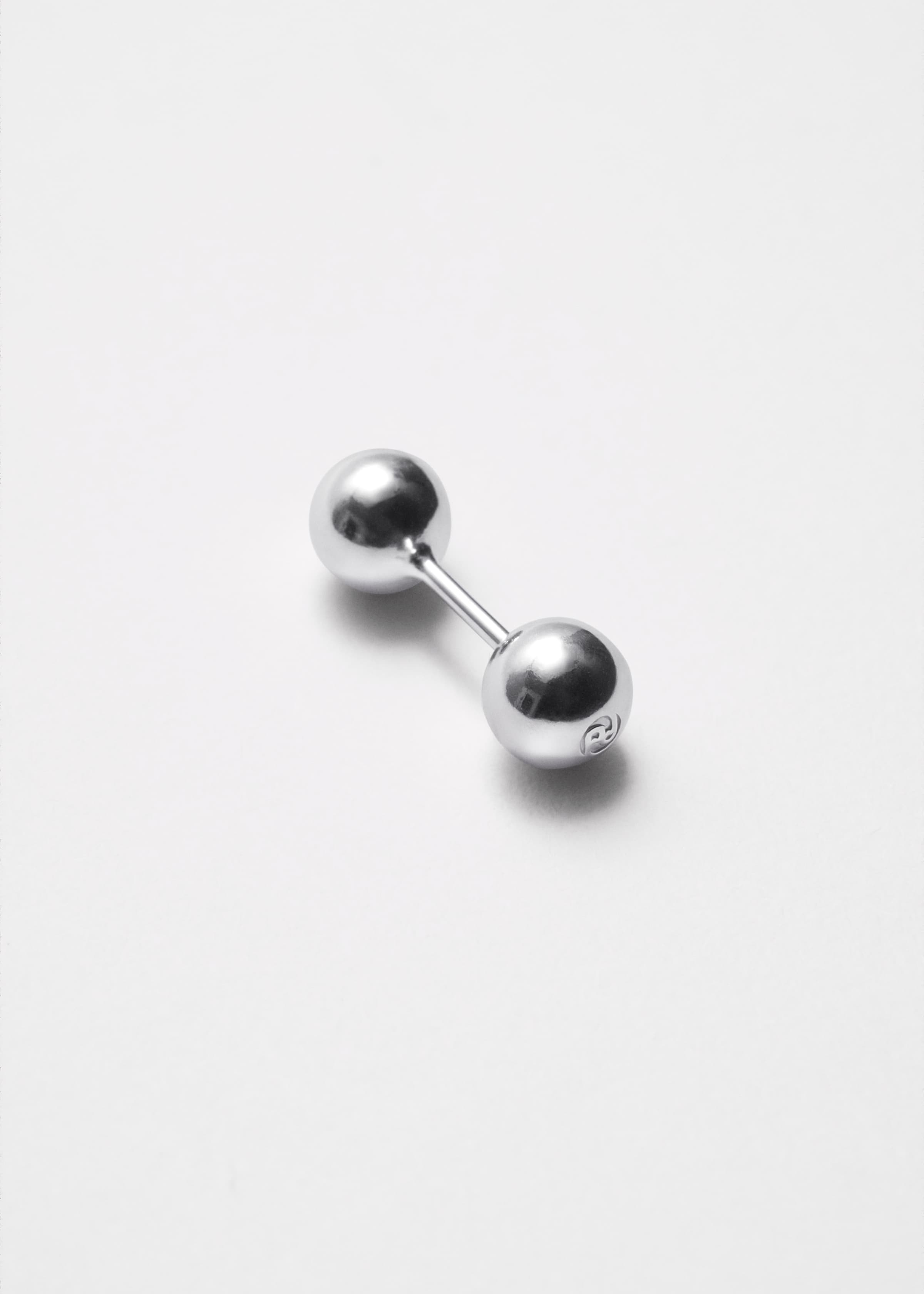 Pearl earring stud