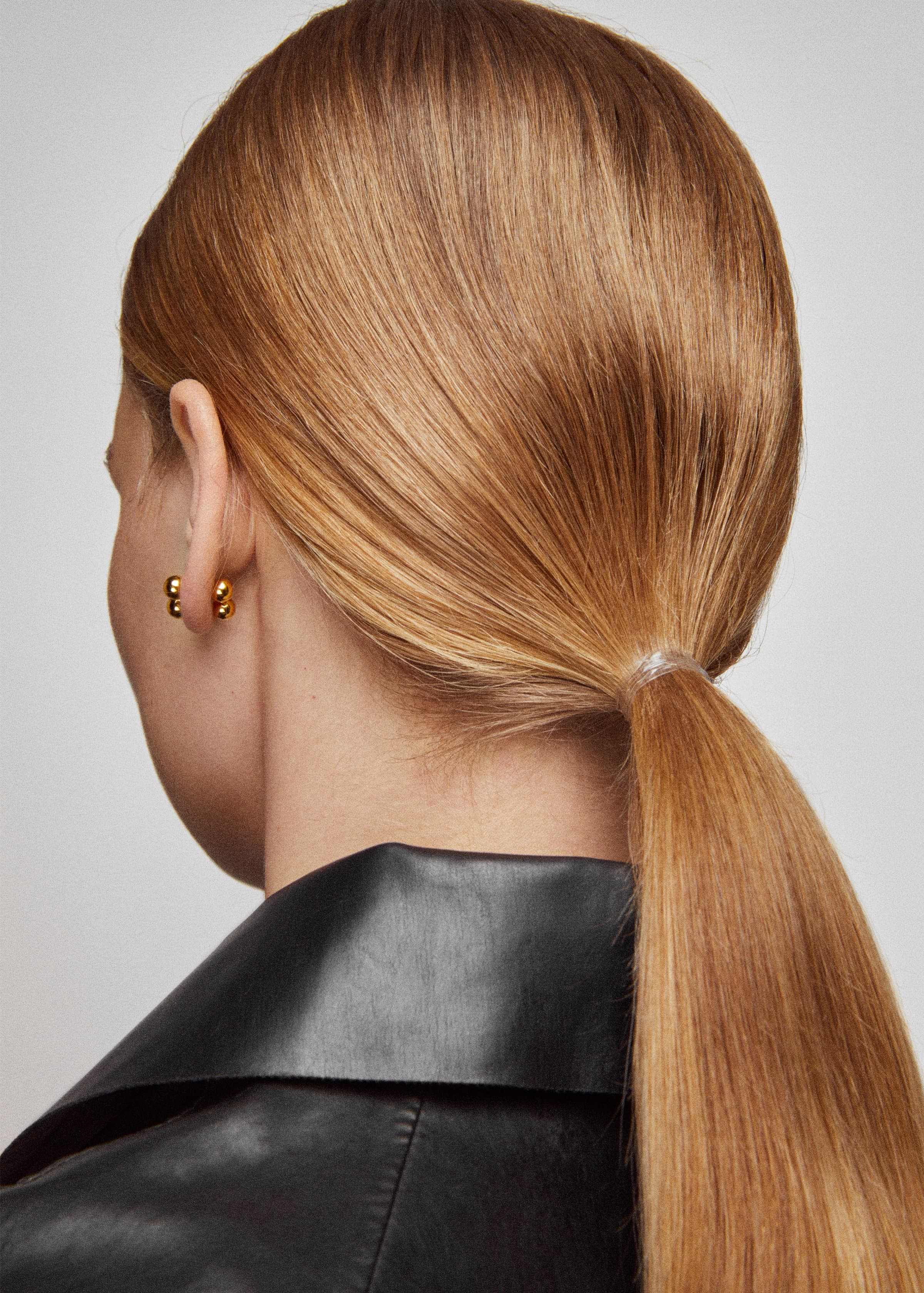 Pearl earring stud