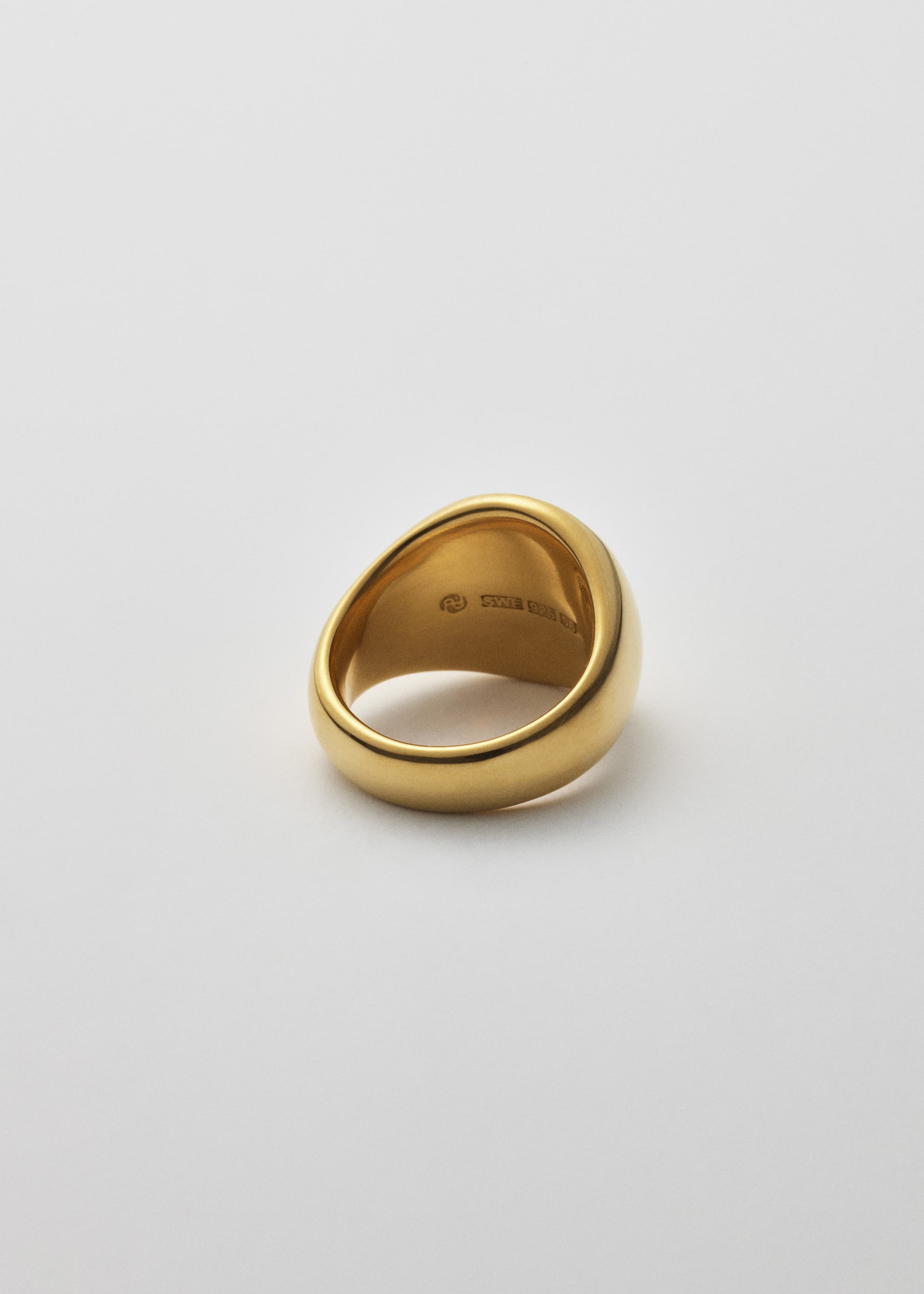 Globe ring