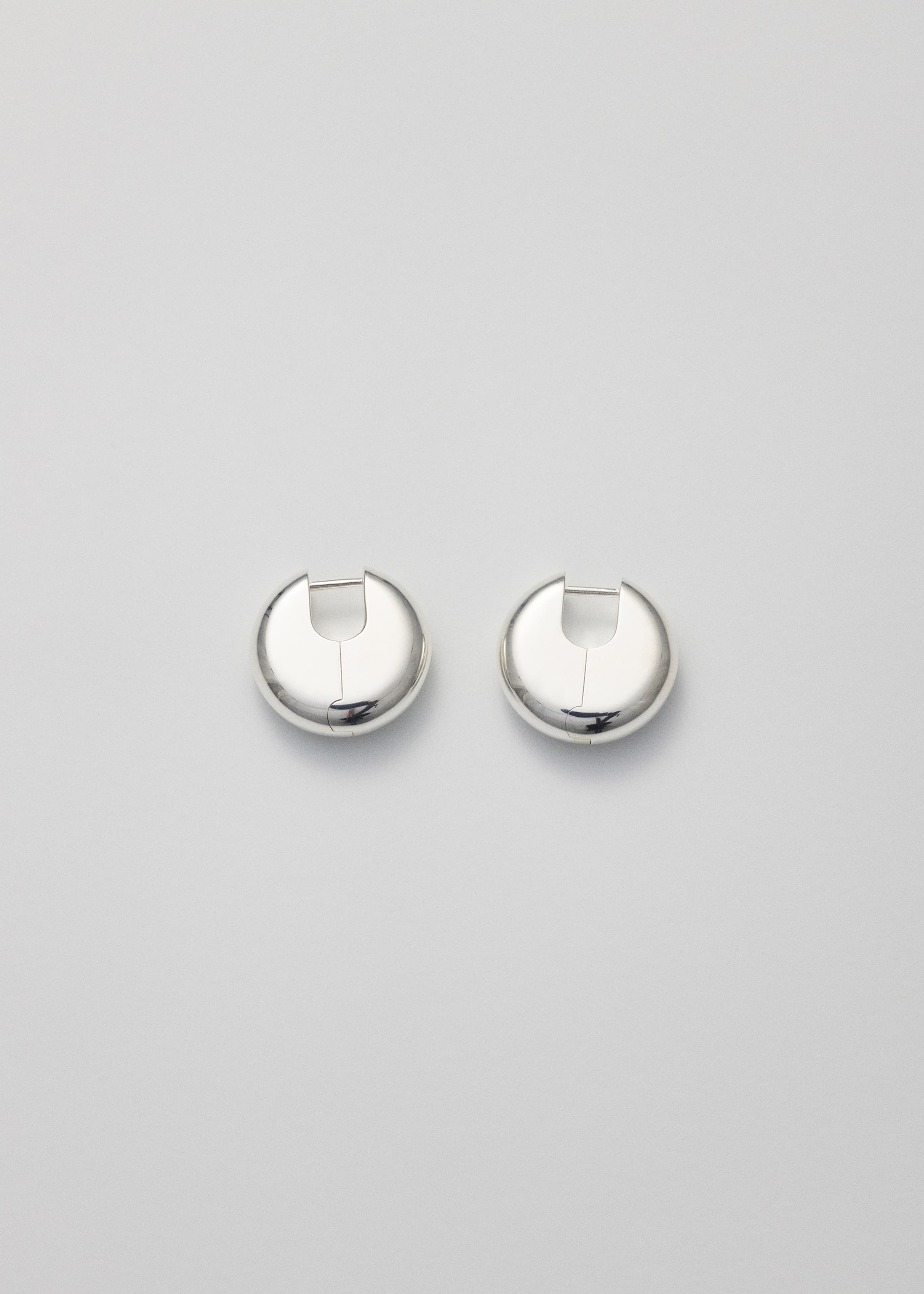 Disc earrings