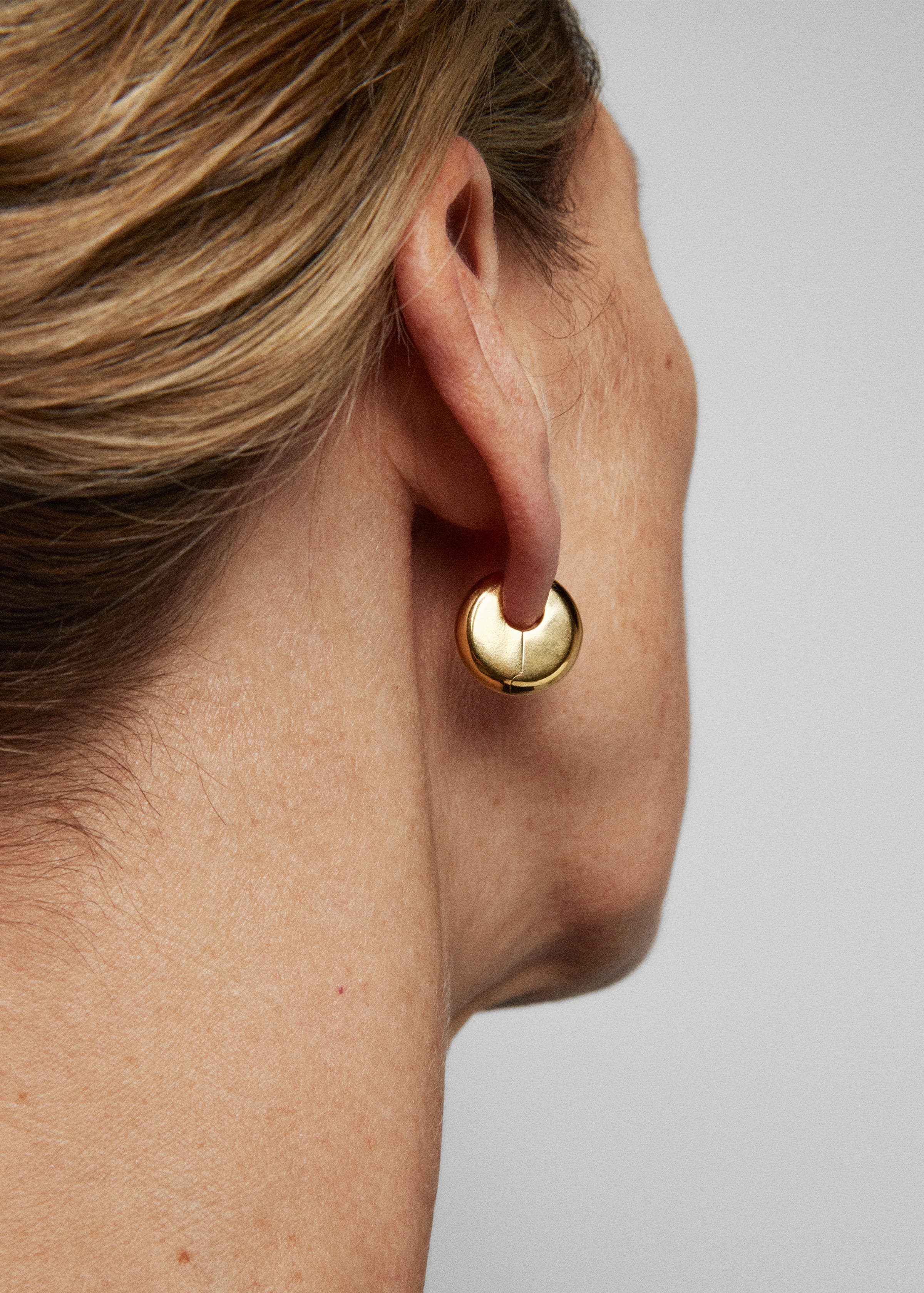 Disc earrings