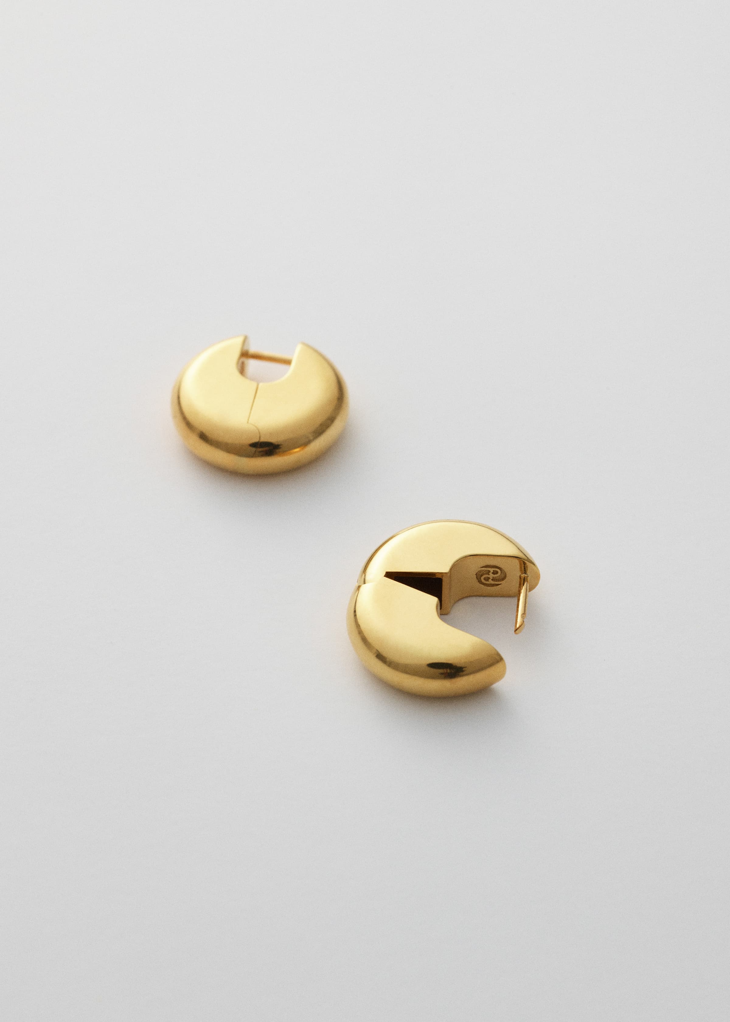 Disc earrings