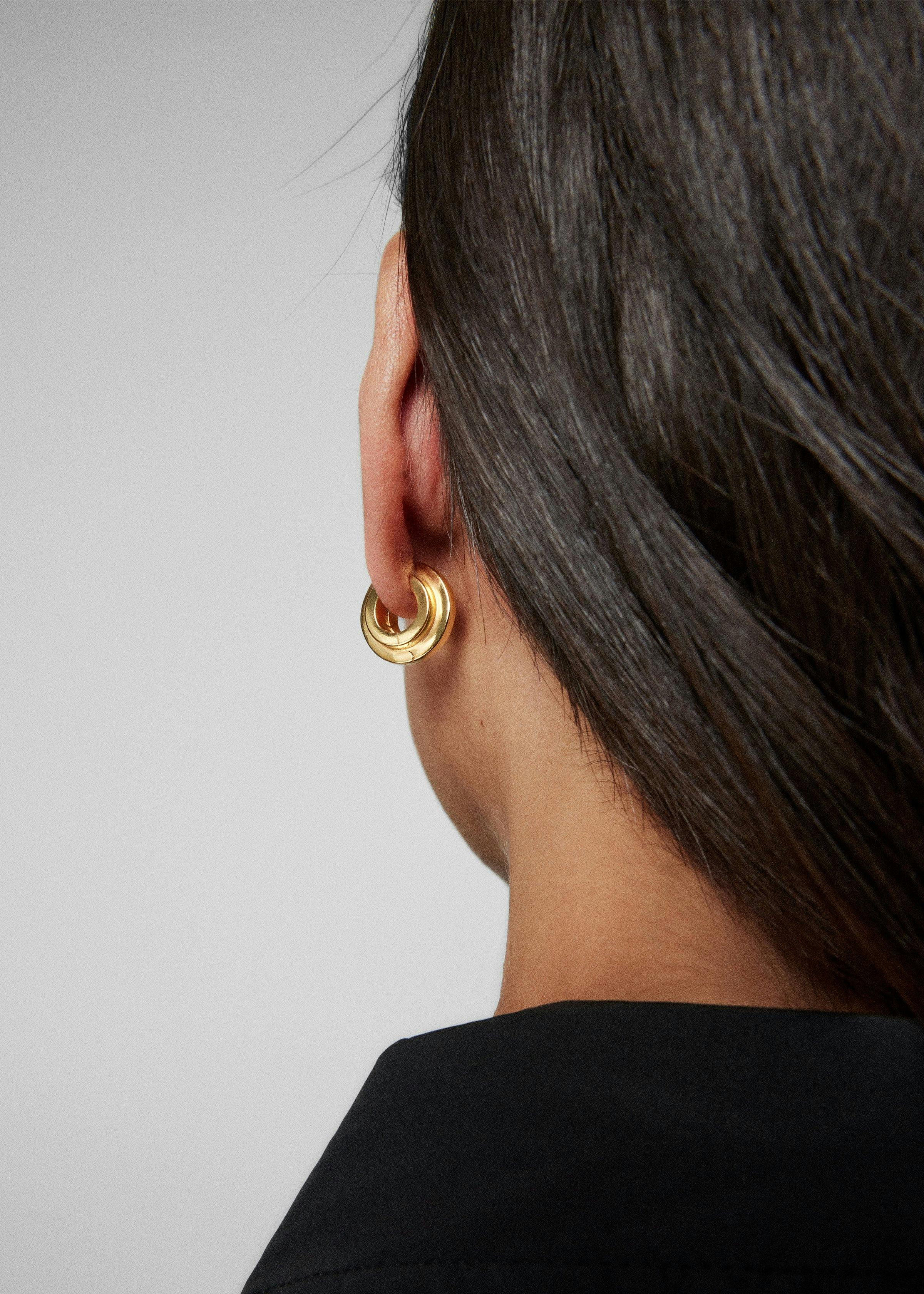 Level earrings