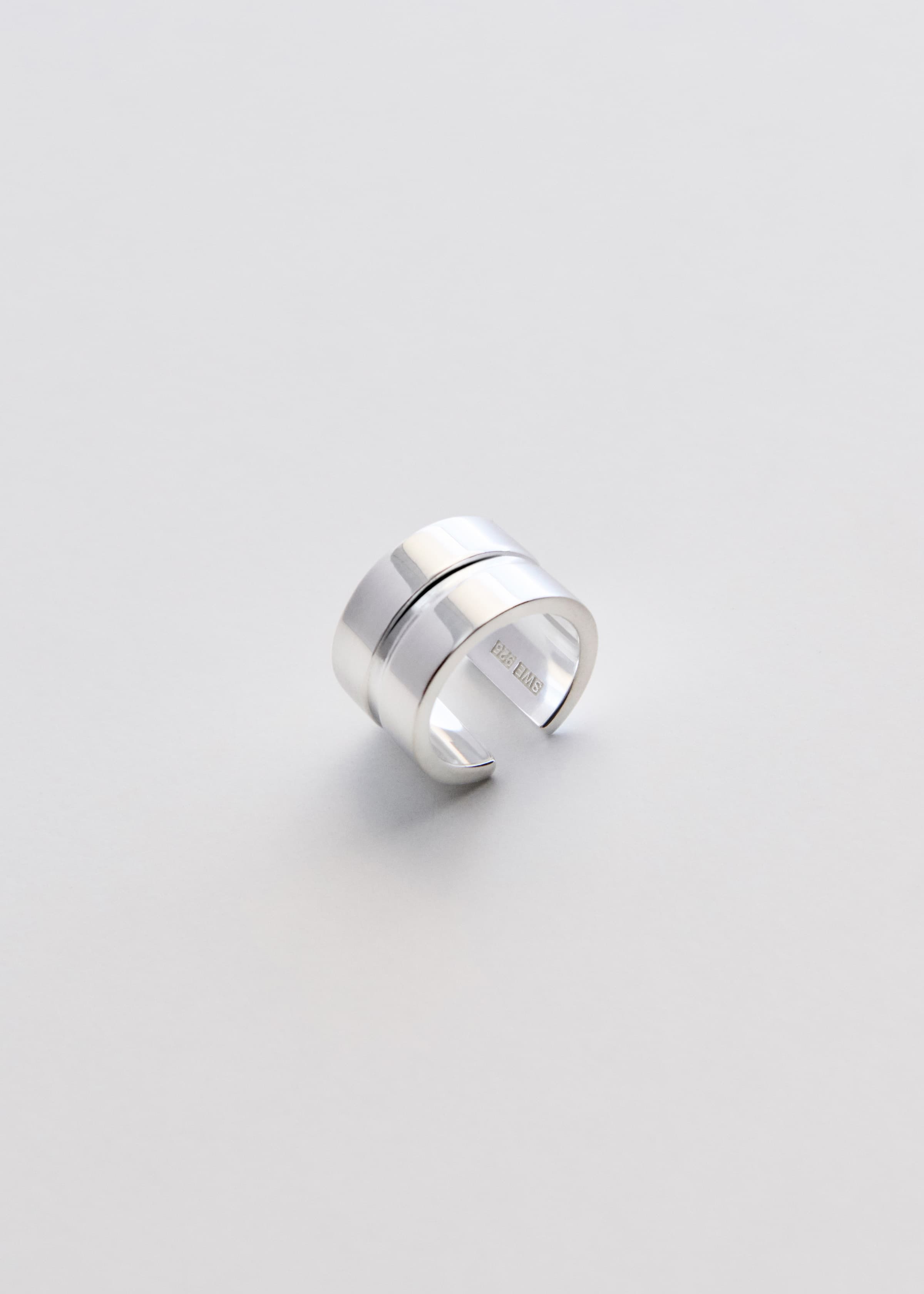 Line ear cuff