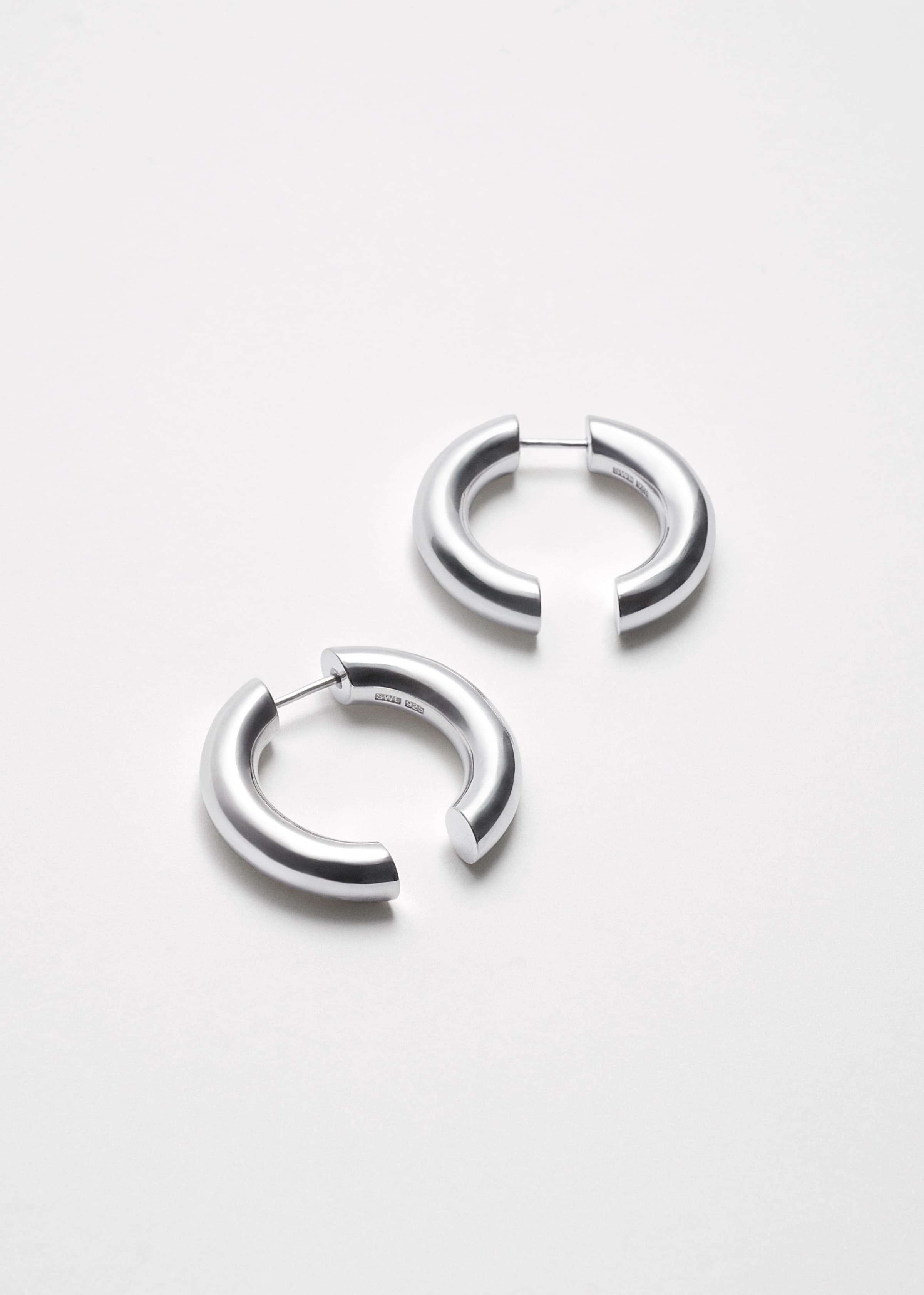 Round earrings split