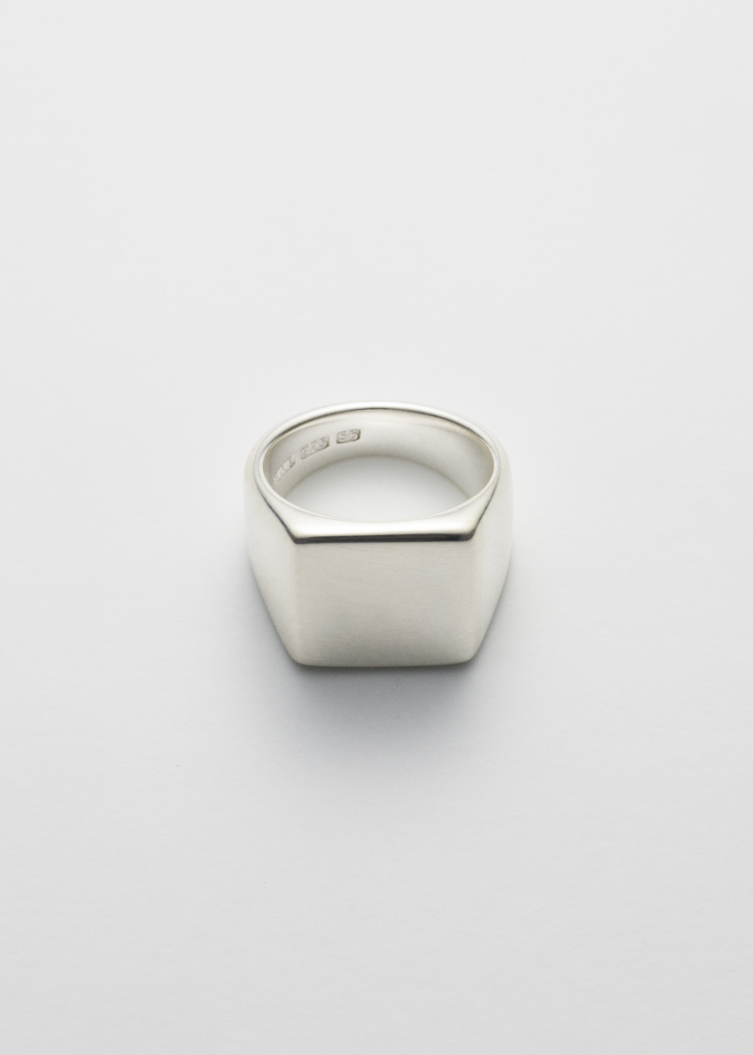 Ring 03