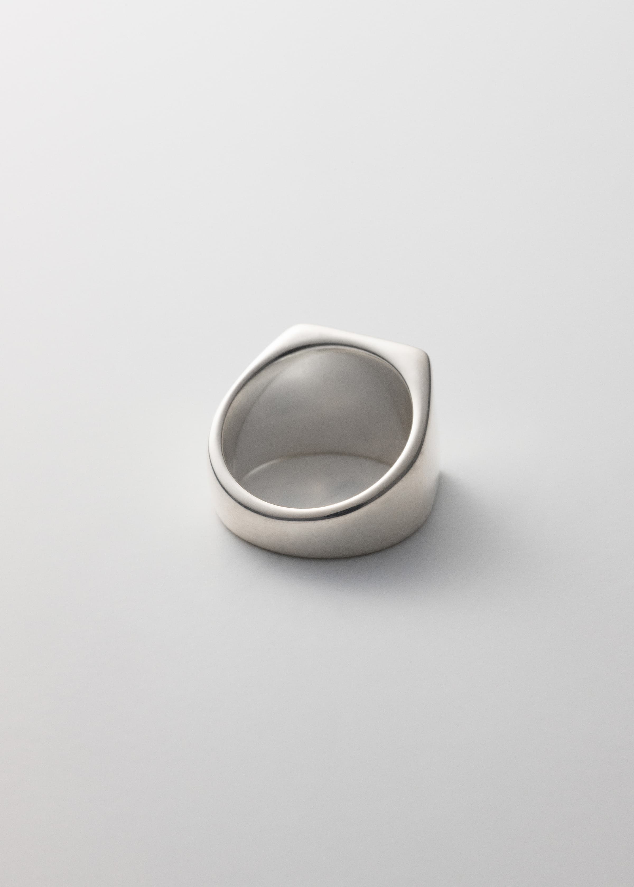 Ring 03